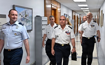 SES Stephens meets French Lt. Gen. Tardif
