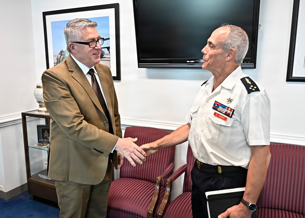 SES Stephens meets French Lt. Gen. Tardif