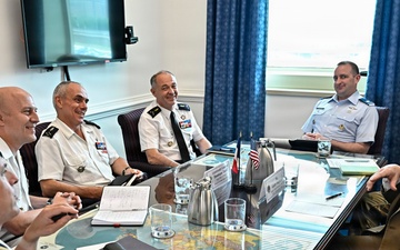SES Stephens meets French Lt. Gen. Tardif
