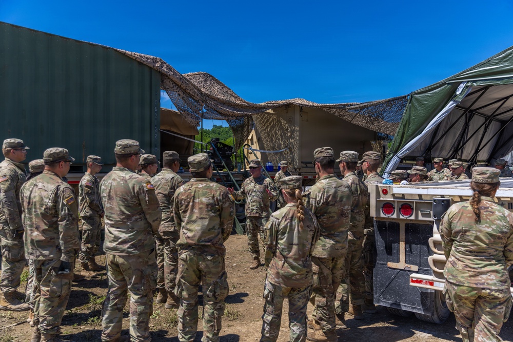 Iowa National Guard brigadier general meets with 1034th CSSB soldiers during annual training