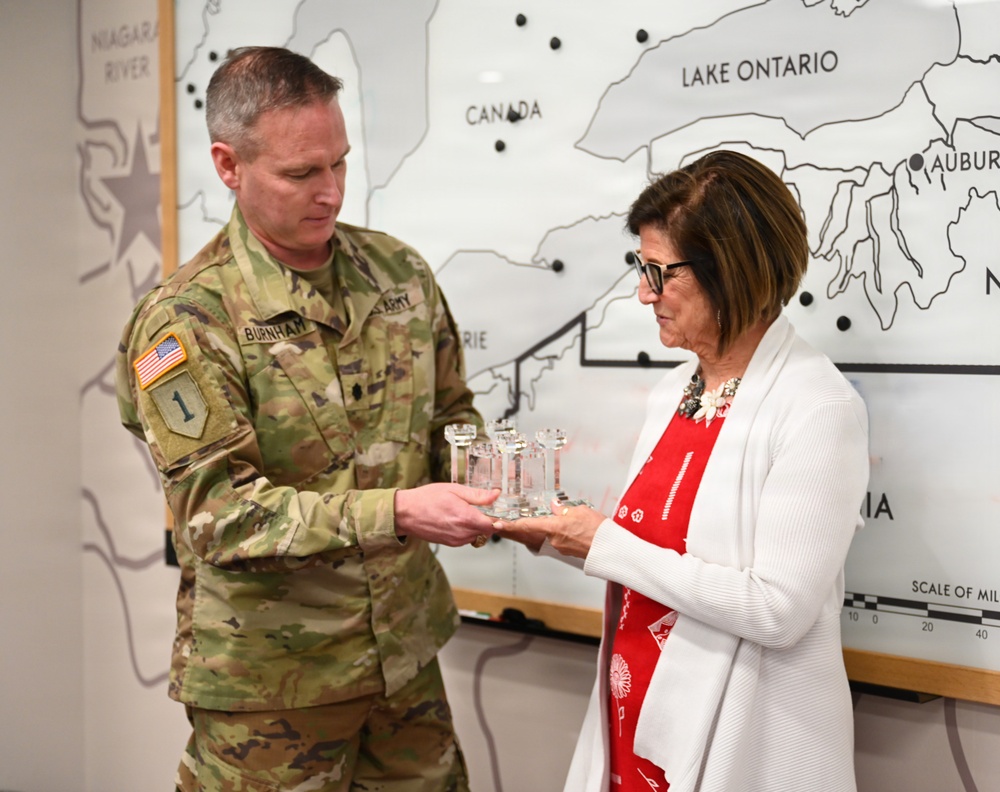 Buffalo District Celebrates Retirement of Executive Officer Faith Durden