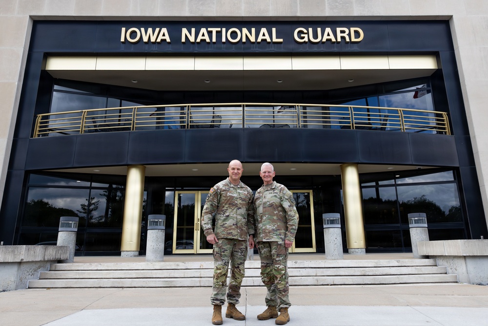 Iowa National Guard adjutant general welcomes ARNG director