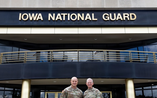 Iowa National Guard adjutant general welcomes ARNG director
