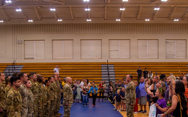 Welcome Home, Dogface Soldiers!