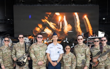 Air Force demonstrates the power of music at Barefoot Country Music Fest