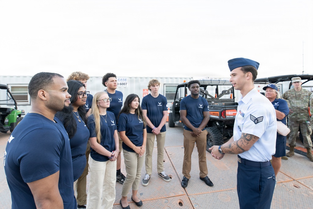 Air Force demonstrates the power of music at Barefoot Country Music Fest