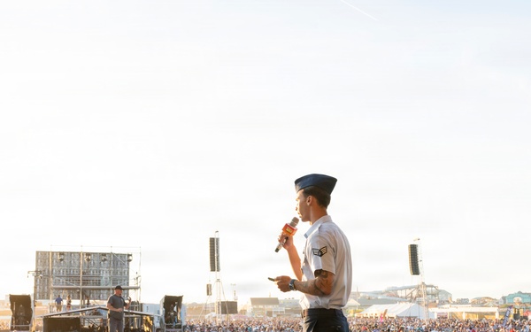 Air Force demonstrates the power of music at Barefoot Country Music Fest