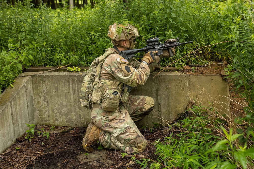 1-112th Infantry conducts light infantry, mortar training.