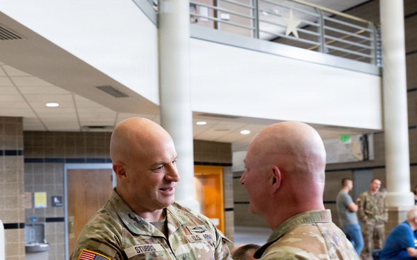 ARNG director greets retired Iowa National Guard brigadier general