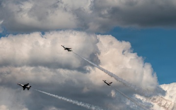 U.S. Air Force Thunderbirds at the Columbus Air Show