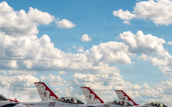 U.S. Air Force Thunderbirds at the Columbus Air Show
