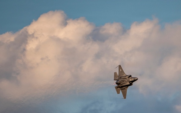 F-35 performs in Columbus Air Show