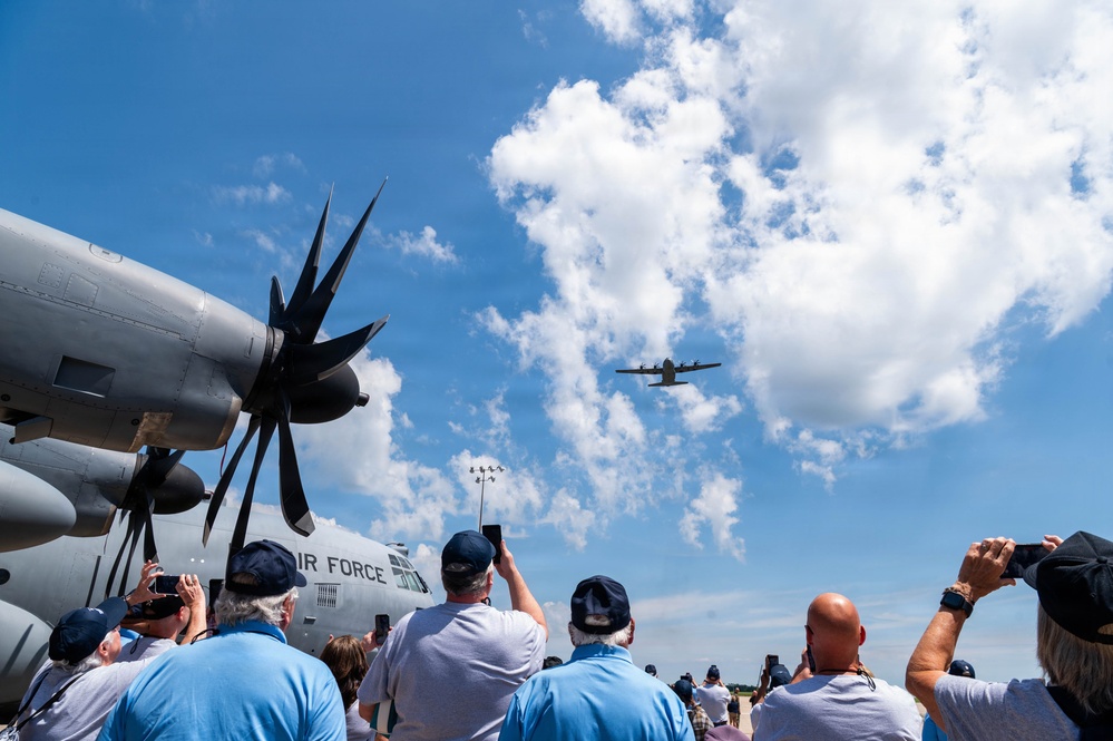Operation Penguin Visits 182nd Airlift Wing