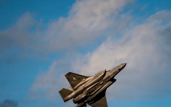 F-35 performs in Columbus Air Show