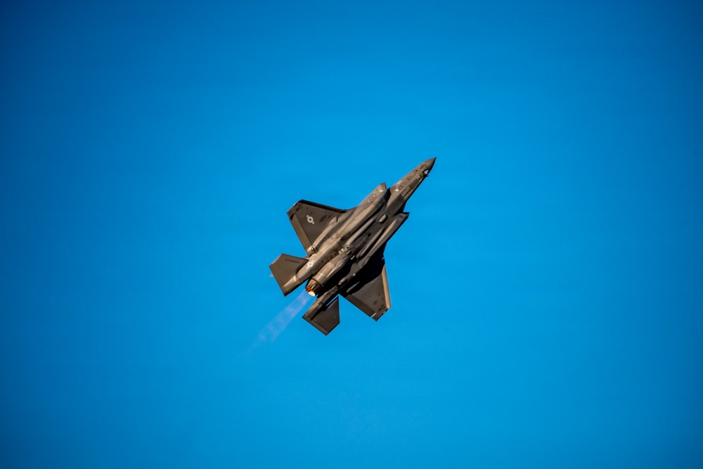 F-35 performs in Columbus Air Show