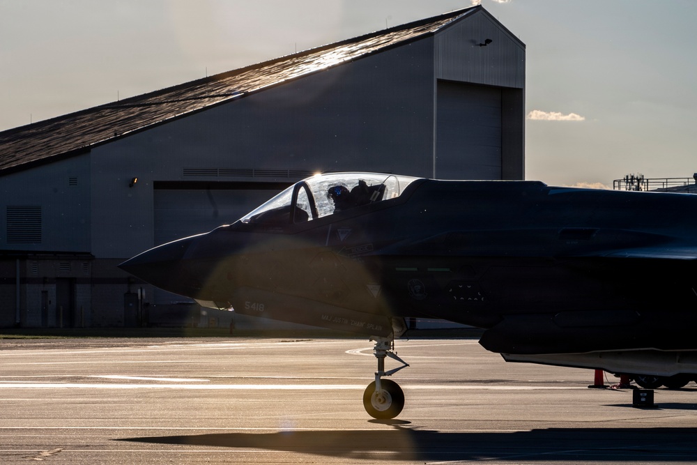 F-35 performs in Columbus Air Show