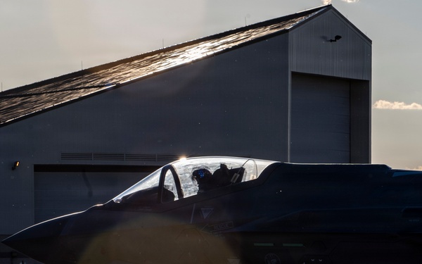 F-35 performs in Columbus Air Show