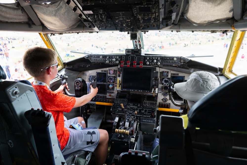 Scott AFB participates in the Spirit of St. Louis Airshow &amp;amp; STEM Expo
