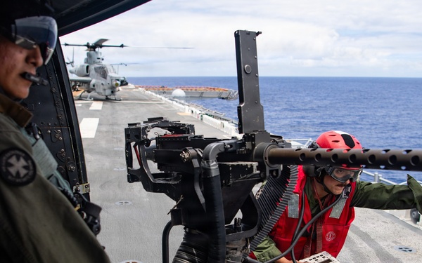 VMM-164 and 16th CAB Conduct Flight Ops from USS Essex