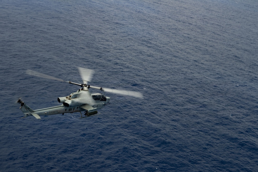 VMM-164 and 16th CAB Conduct Flight Ops from USS Essex