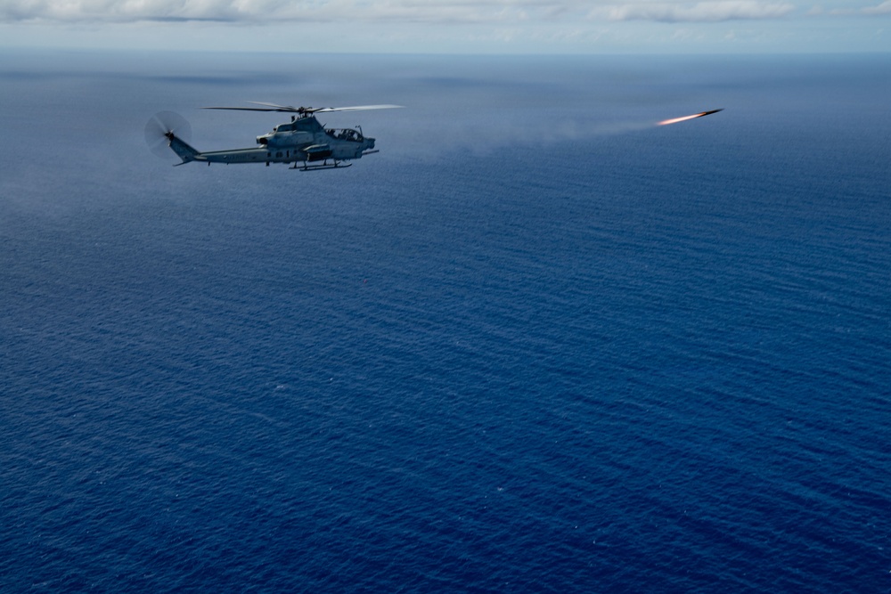 VMM-164 and 16th CAB Conduct Flight Ops from USS Essex