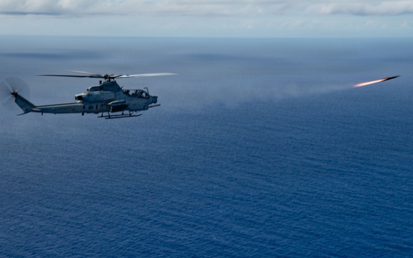 VMM-164 and 16th CAB Conduct Flight Ops from USS Essex