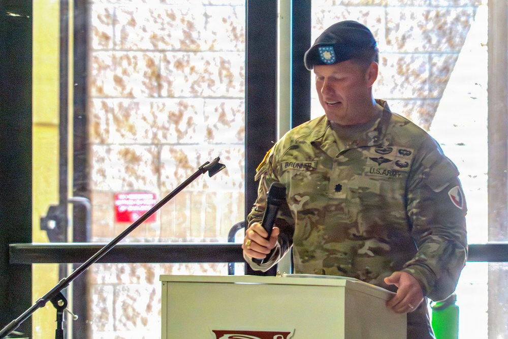 922nd Contracting Battalion marks change of command at Fort Campbell