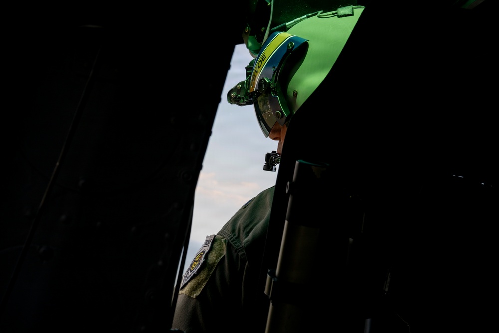 Maj. Gen. DeVoe takes final flight with the 1 HS