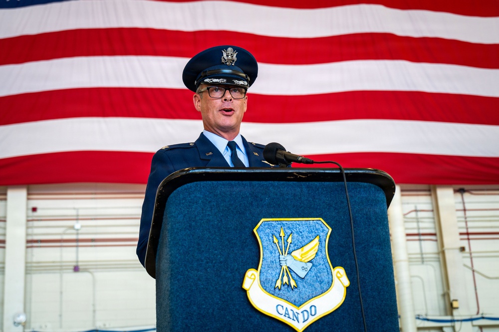 Can Do! Morris assumes command of 305th AMW
