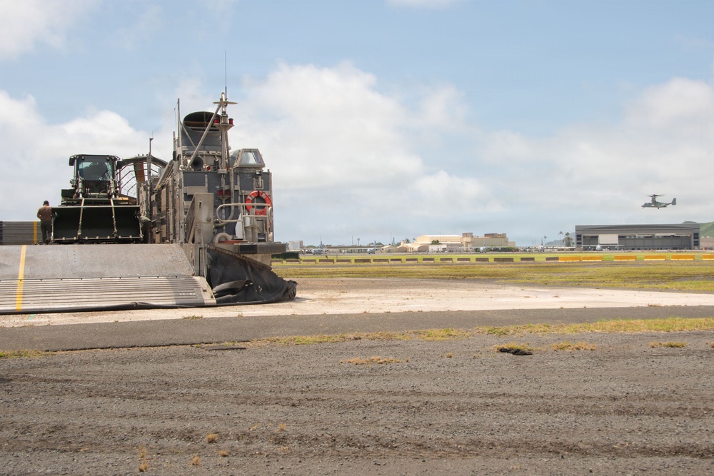 LCAC Landings in Hawaii