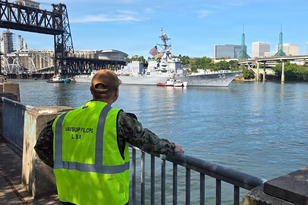NAVSUP FLC Puget Sound Supports Portland Fleet Week Visit