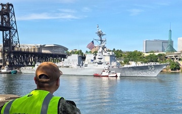 NAVSUP FLC Puget Sound Supports Portland Fleet Week Visit