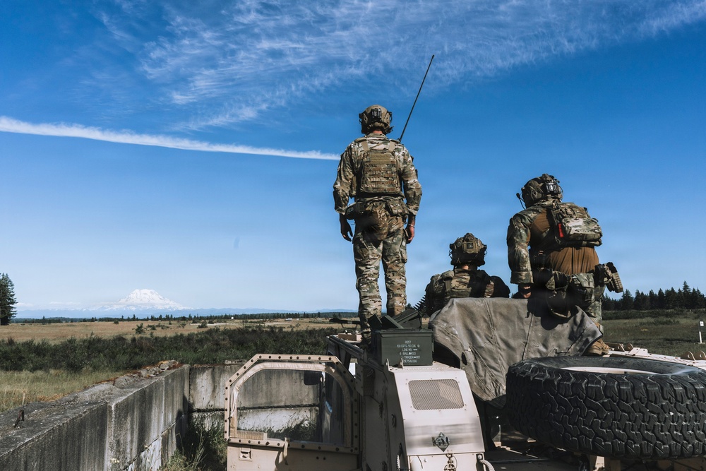 1st SFG(A) Green Berets conduct Live-Fire Exercise