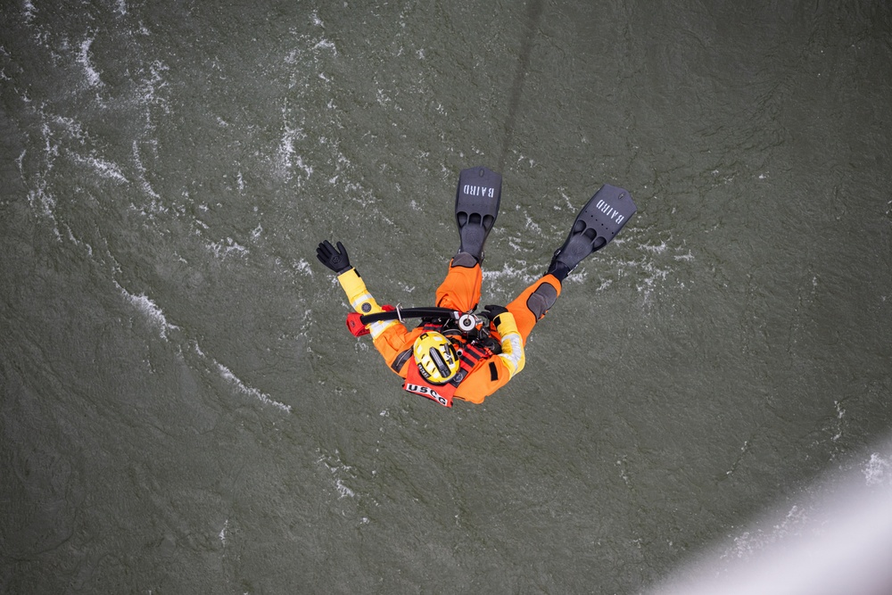 Air Station Kodiak conducts inland search and rescue training
