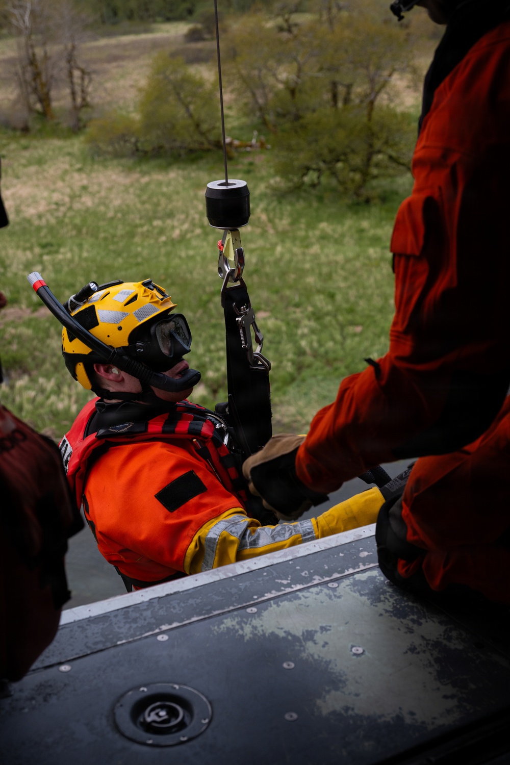 Air Station Kodiak conducts inland search and rescue training