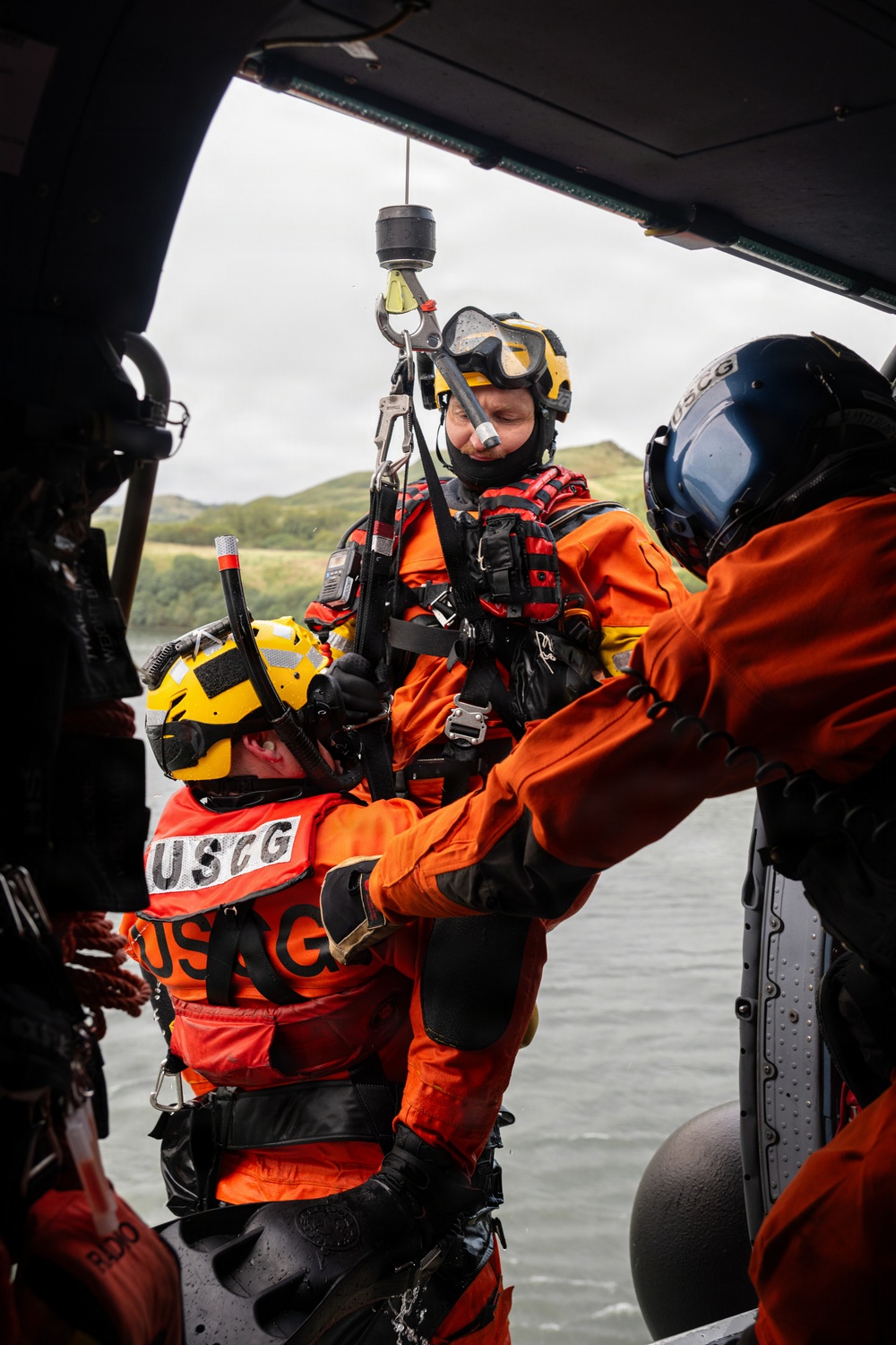 Air Station Kodiak conducts inland search and rescue training