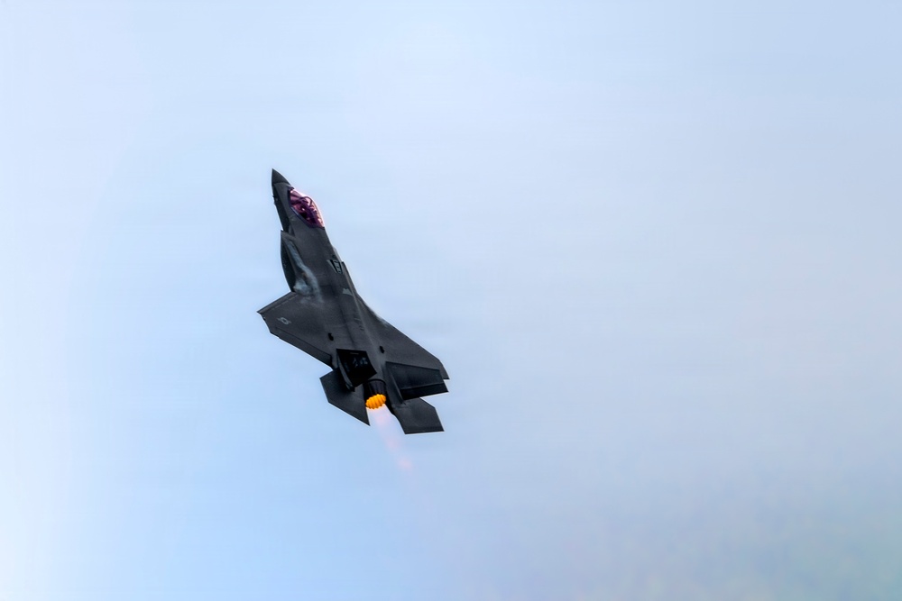 F-35 demonstration