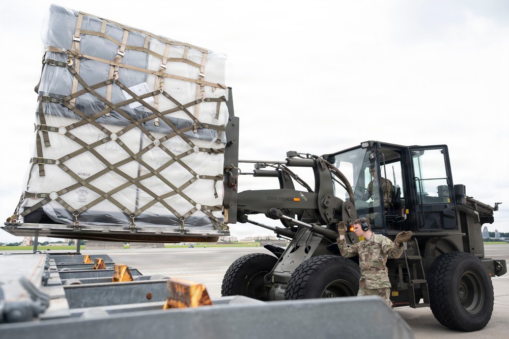 374 AW Airmen hone deployment readiness at IP&amp;I