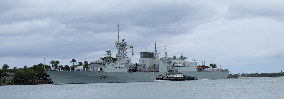 HMCS Ottawa arrives at Pearl Harbor