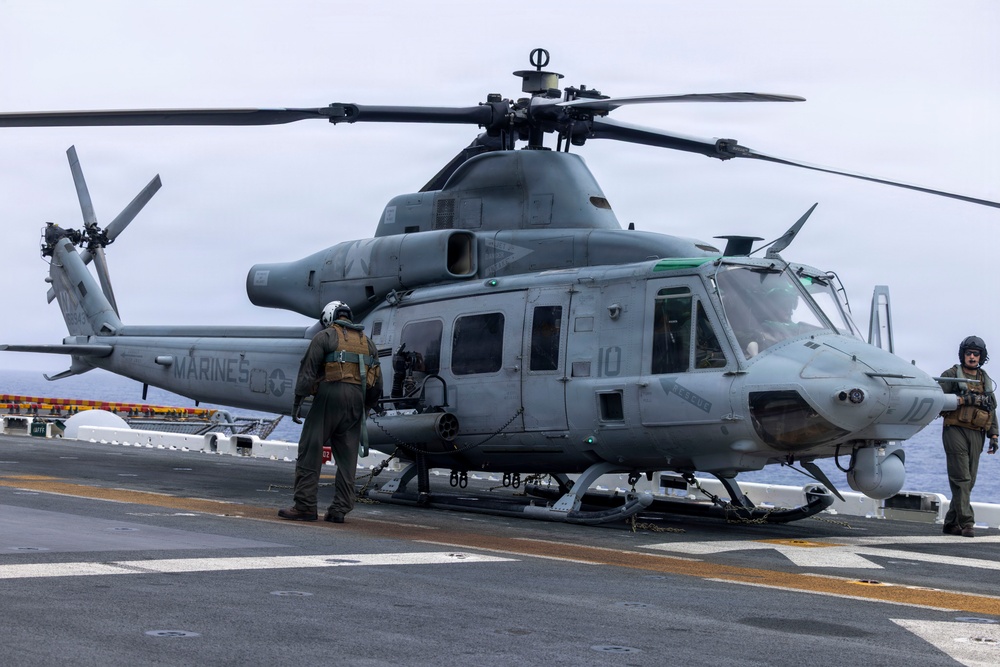 VMM-164 (REIN) conducts deck landing qualifications aboard USS Essex