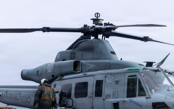 VMM-164 (REIN) conducts deck landing qualifications aboard USS Essex