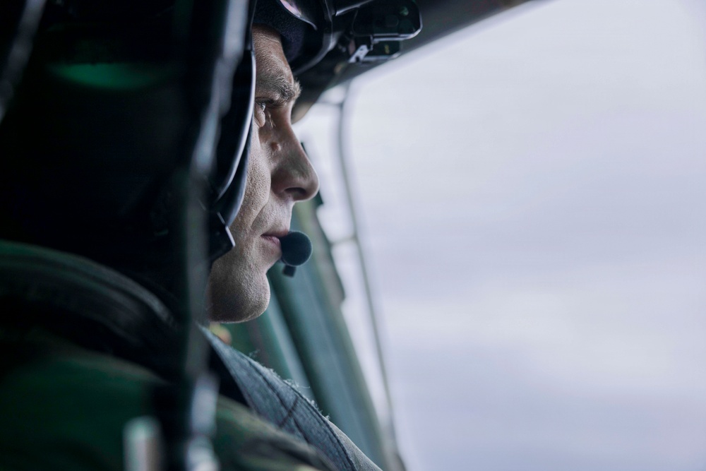 VMM-164 (REIN) conducts deck landing qualifications aboard USS Essex