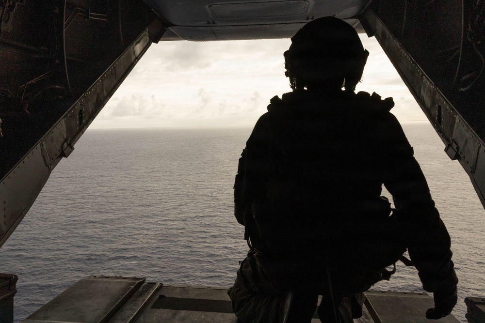 VMM-164 and 2nd Bn., 7th Marines conduct pickup zone drills aboard USS Essex