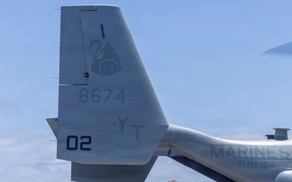 15th MEU disembarks USS Essex in MV-22B Ospreys