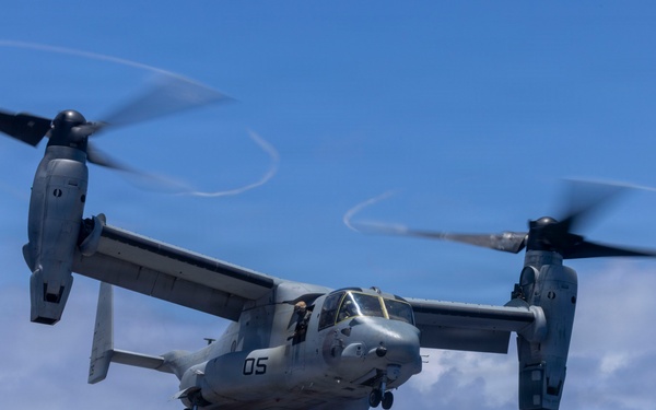 15th MEU disembarks USS Essex in MV-22B Ospreys