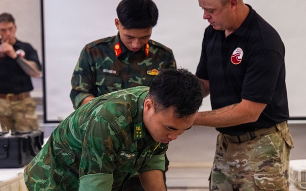 Pacific Friendship 26: US, VPA  small Unmanned Aerial Systems (sUAS) exchange