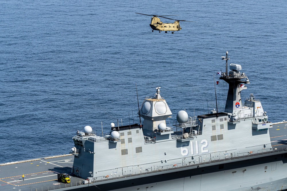 3-2 GSAB Conducts Deck Landing Qualification Training