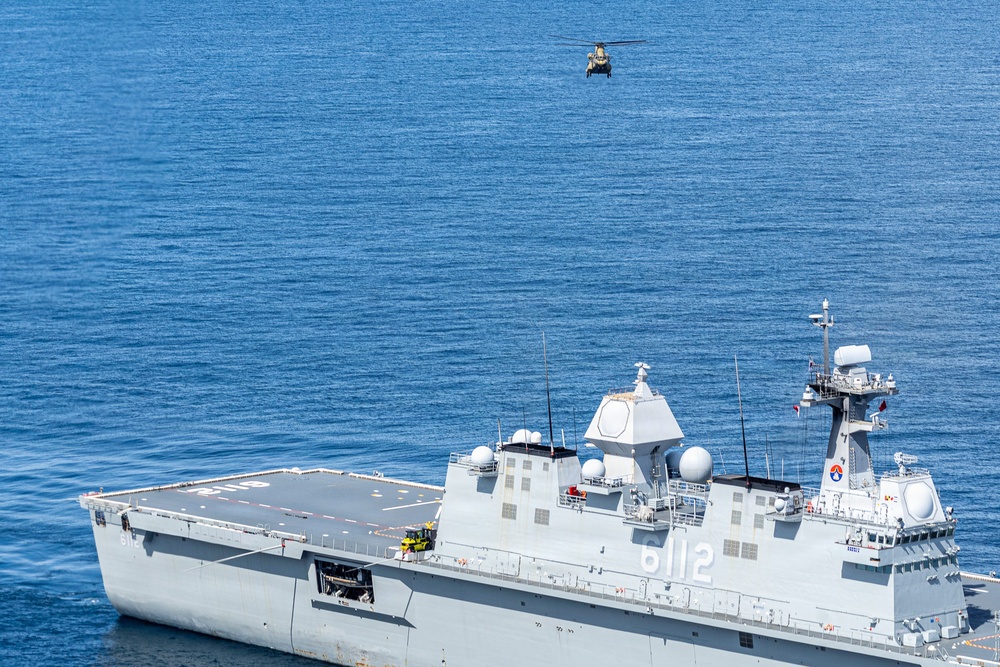 3-2 GSAB Conducts Deck Landing Qualification Training