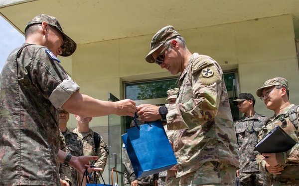 Brigadier General Brown Visits 70th Infantry Brigade