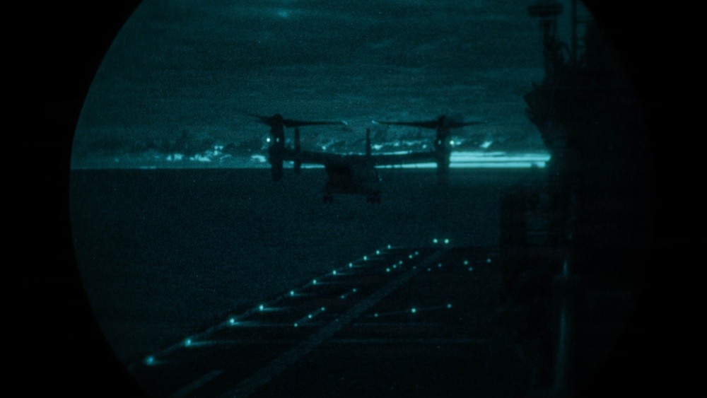 VMM-164 (REIN) conducts nighttime flight ops aboard USS Essex